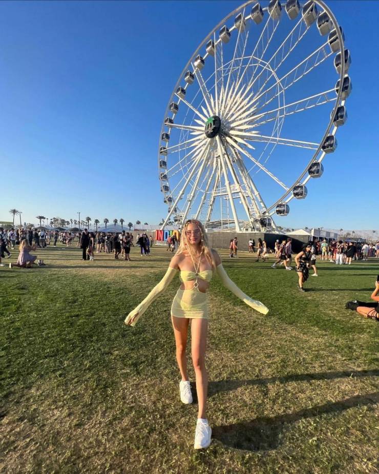 sexy girls at music festivals 34 pics 8 gifs 9.html - 34 HD GIF | Premium Gallery 2023