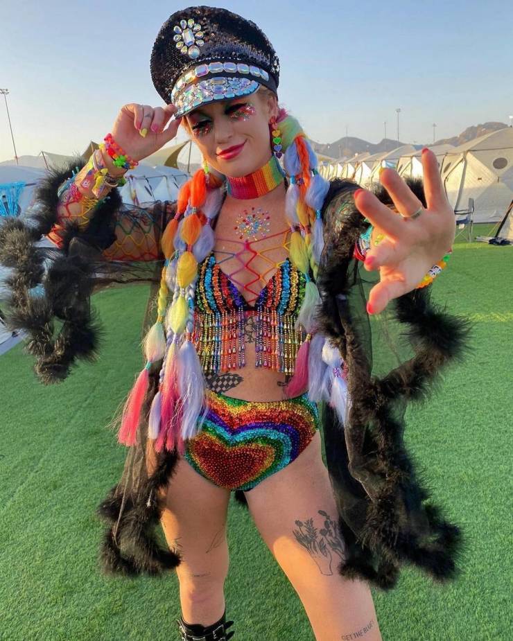 Sexy Girls At Music Festivals
