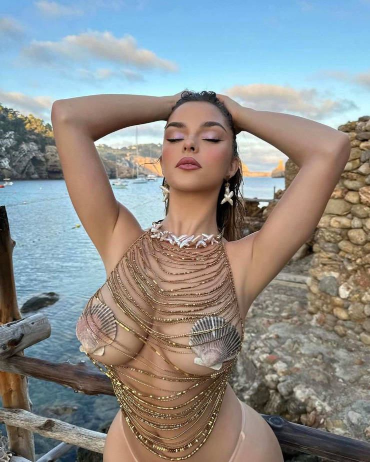 Big Boobs Only!