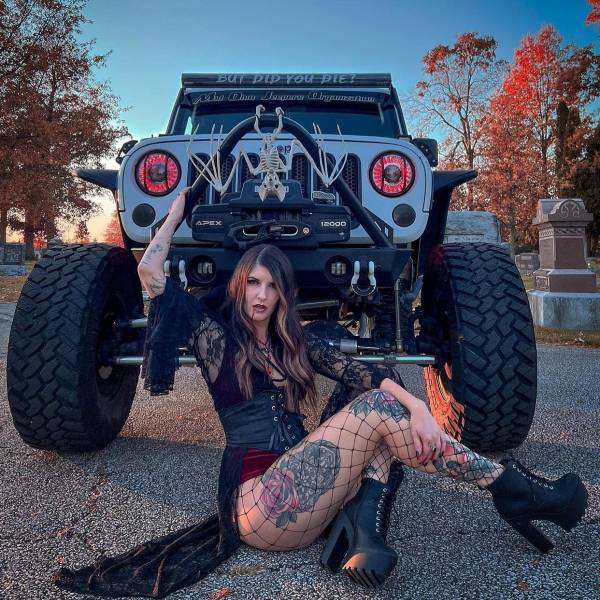 cute girls and brutal jeeps 30 pics 4.html - 30 HD Photos | Premium Gallery 2024