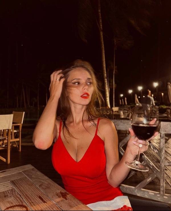 cheers to everyone 42 pics 5 gifs 24.html - 42 HD GIF | Premium Gallery 2024