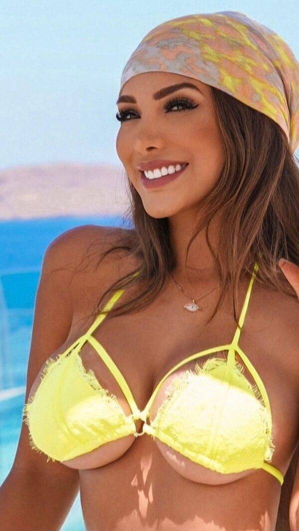 Underboobs Can’t Be Underrated!