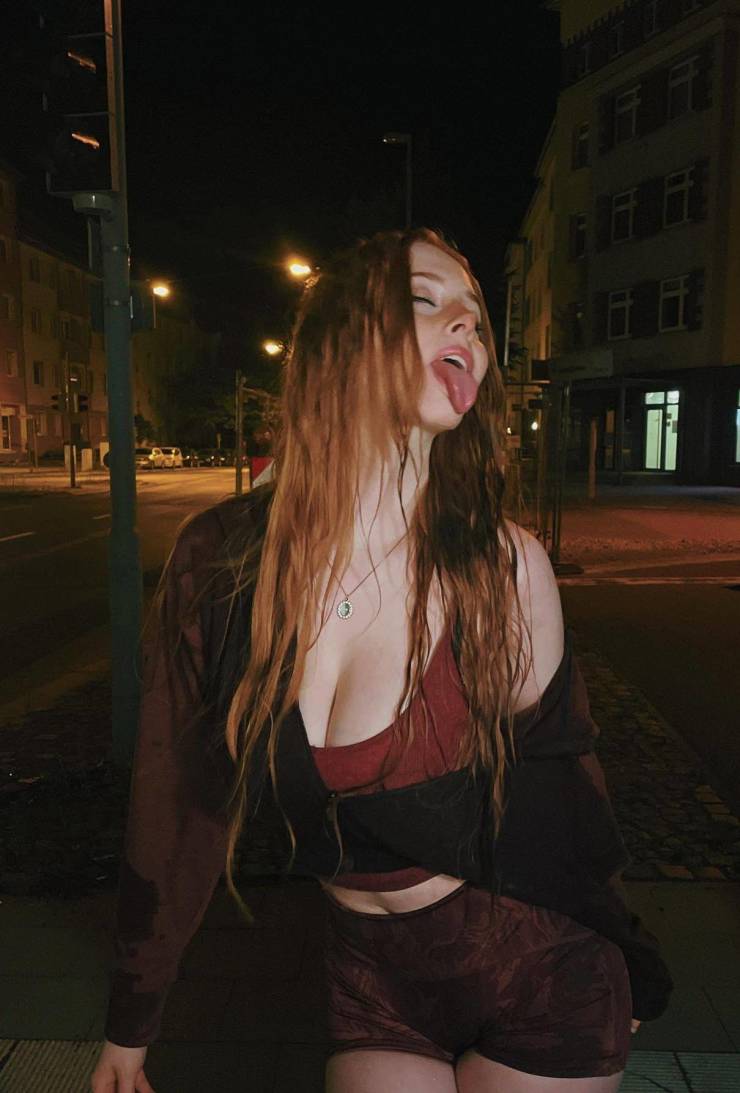 beautiful and sexy girls spotted in the street 26 pics 12.html - 26 HD Photos | Premium Gallery 2024