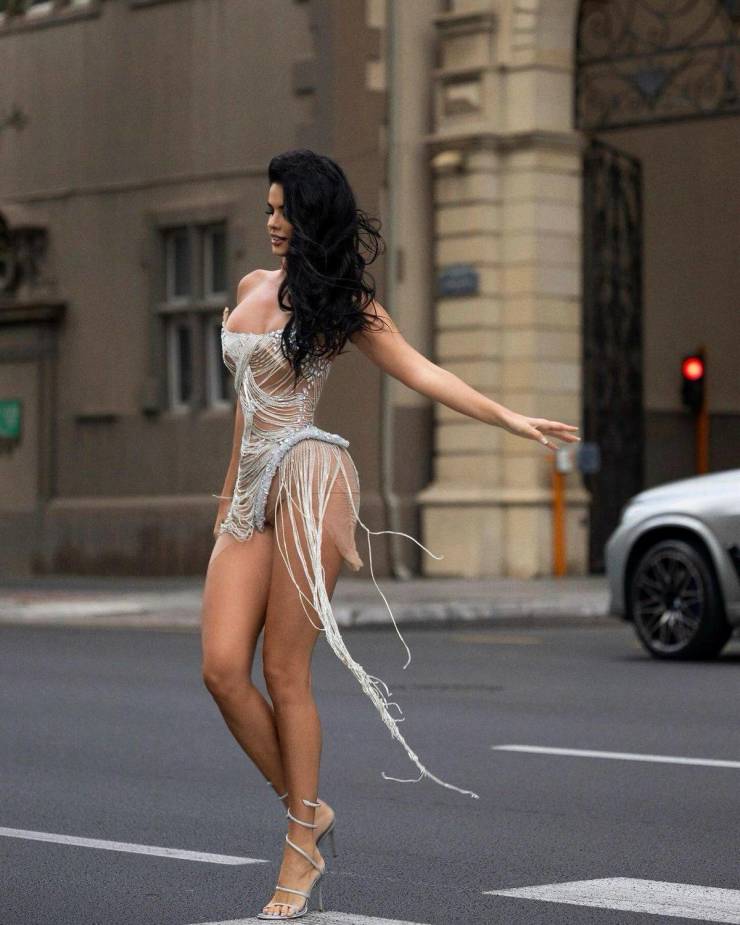 beautiful and sexy girls spotted in the street 26 pics 12.html - 26 HD Photos | Premium Gallery 2024