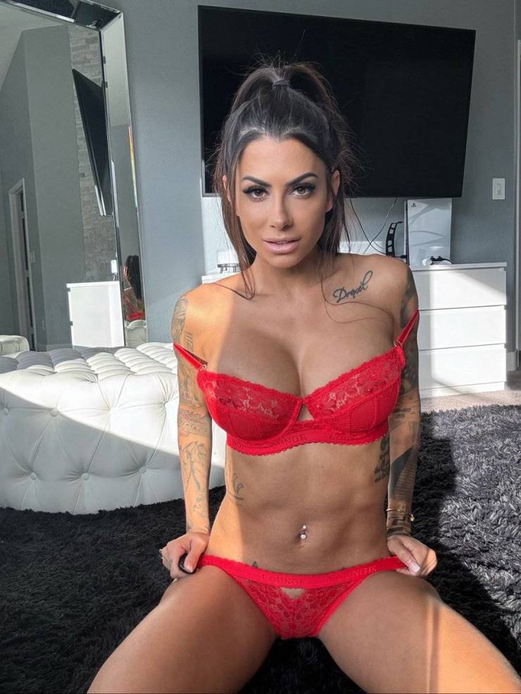 tug pull and adjust 45 pics 17.html - 45 HD Photos | Premium Gallery 2024