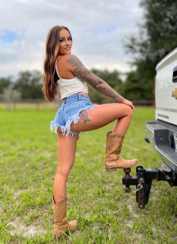 hot girls in tight jeans 50 pics 12.html - 50 HD Photos | Premium Gallery 2024