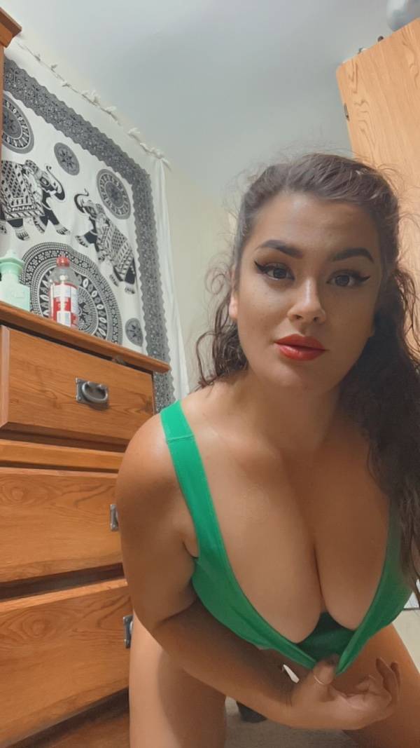 show us your boobs 45 pics 13.html - 45 HD Photos | Premium Gallery 2024