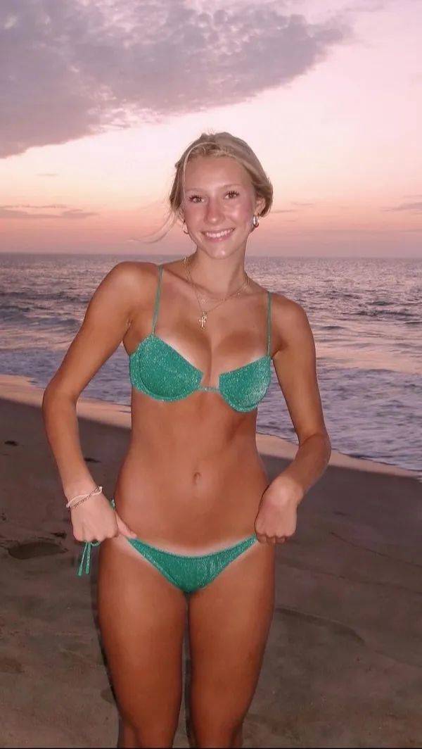 Beautiful Summer Loving Bikini Girls