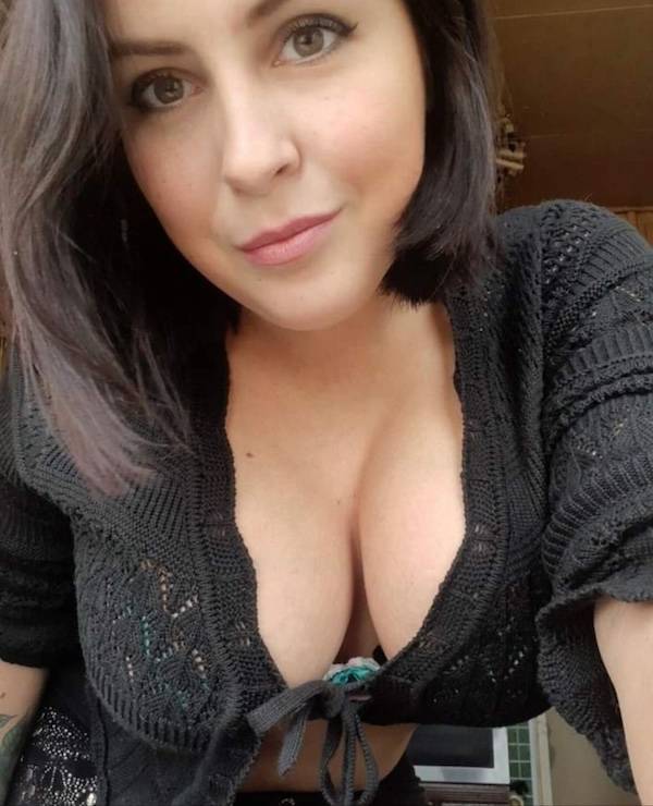 the queens of the downblouse 42 pics 21.html - 42 HD Photos | Premium Gallery 2024