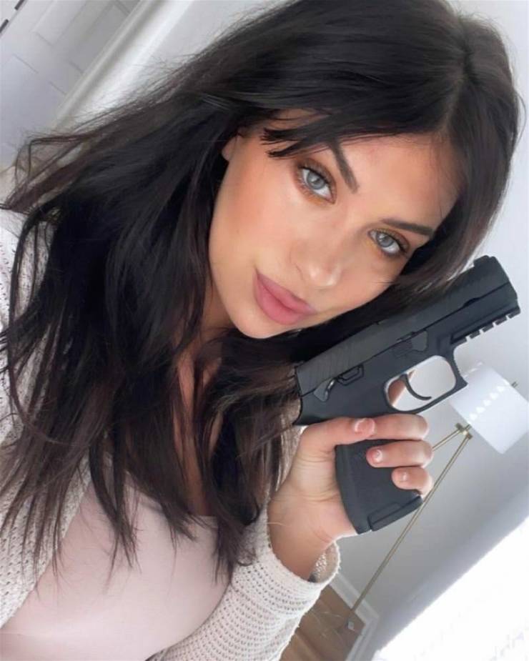 guns and girls a powerful combination 50 pics 8.html - 50 HD Photos | Premium Gallery 2024