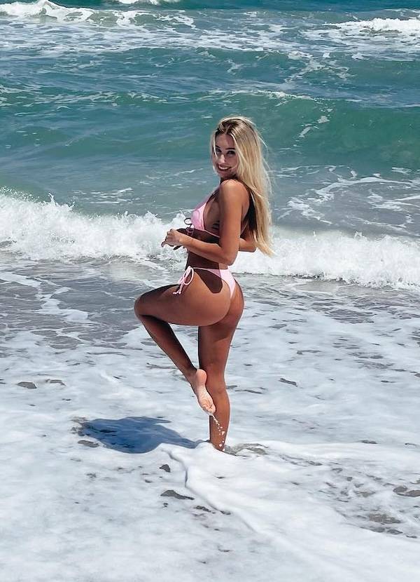 sexy girls in their sexy thongs 45 pics 18.html - 45 HD Photos | Premium Gallery 2025