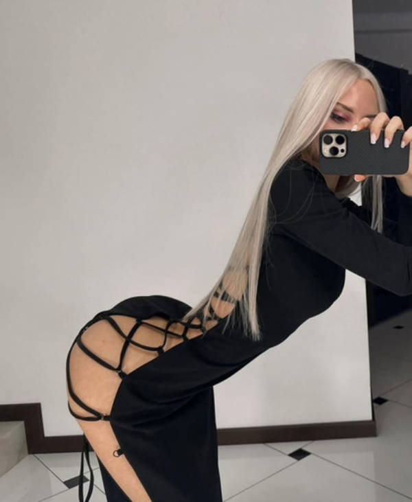 Blondes Coming In Hot!