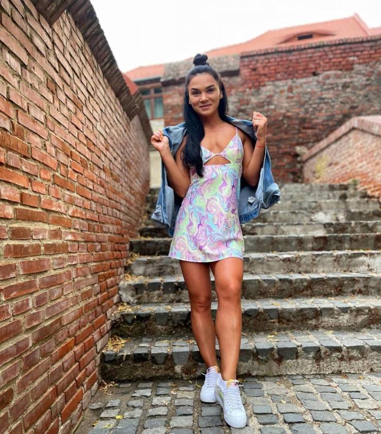 Sexy Chivettes Are Waiting For You!