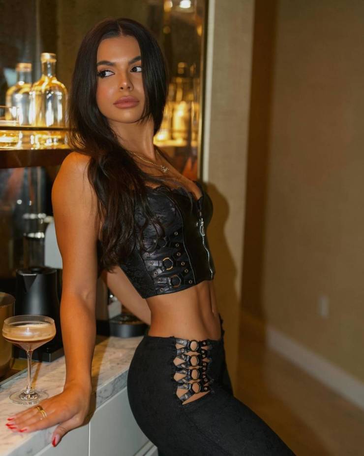 fit and smoking hot 37 pics 8.html - 37 HD Photos | Premium Gallery 2025