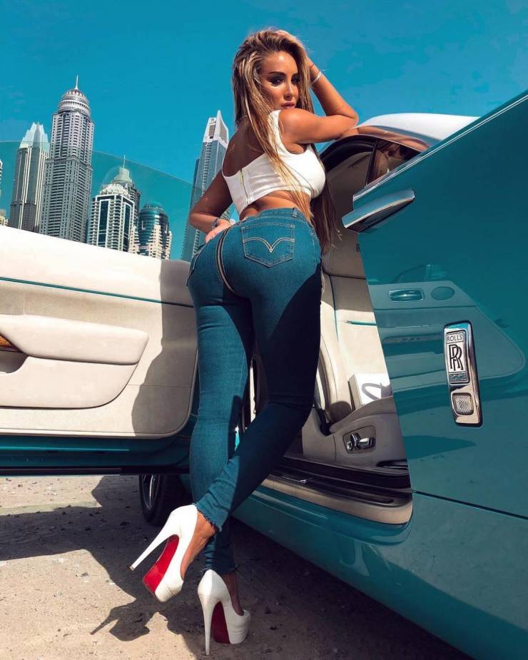 Hot Girls In Tight Jeans