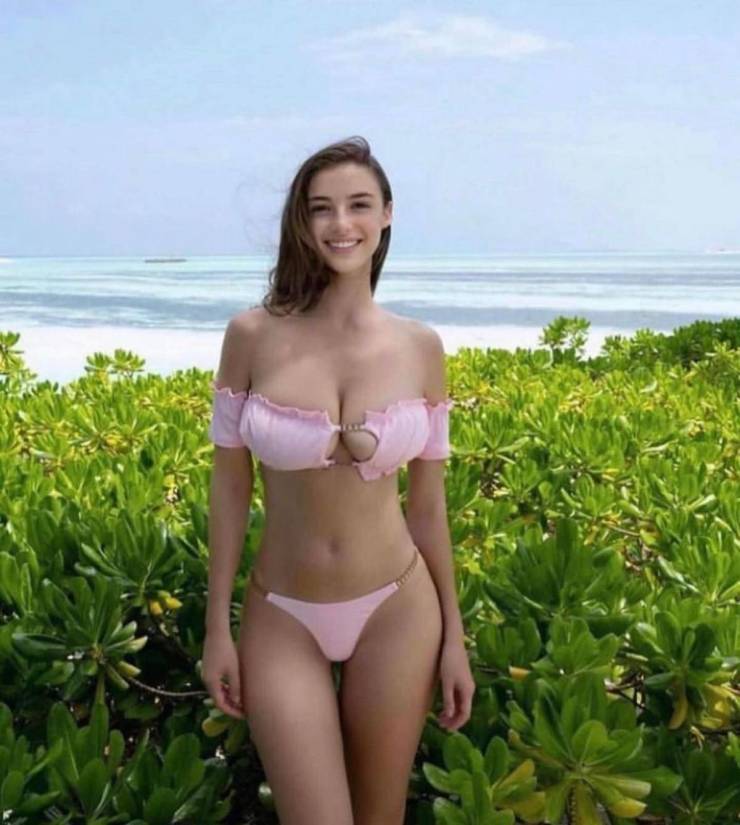 bikini season never ends 34 pics 1.html - 34 HD Photos | Premium Gallery 2025