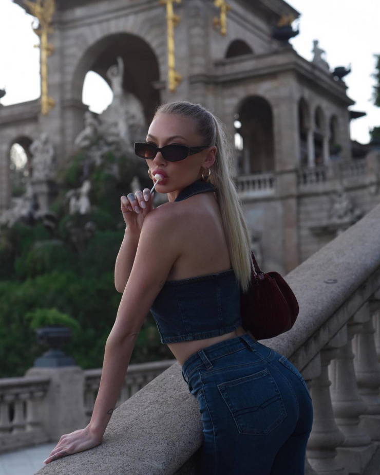 hot girls in tight jeans 37 pics 18.html - 37 HD Photos | Premium Gallery 2026