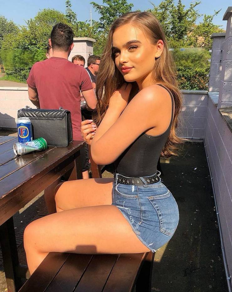 hot girls in tight jeans 39 pics 20.html - 39 HD Photos | Premium Gallery 2026