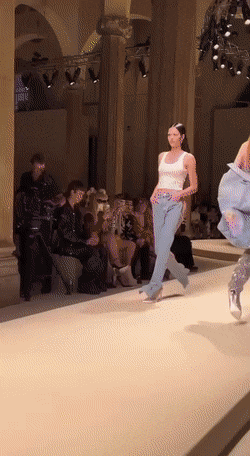 Hot Girls In Tight Jeans