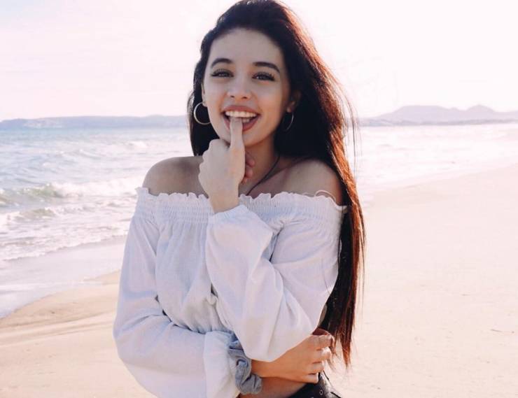 beautiful smiles 37 pics 15.html - 37 HD Photos | Premium Gallery 2026