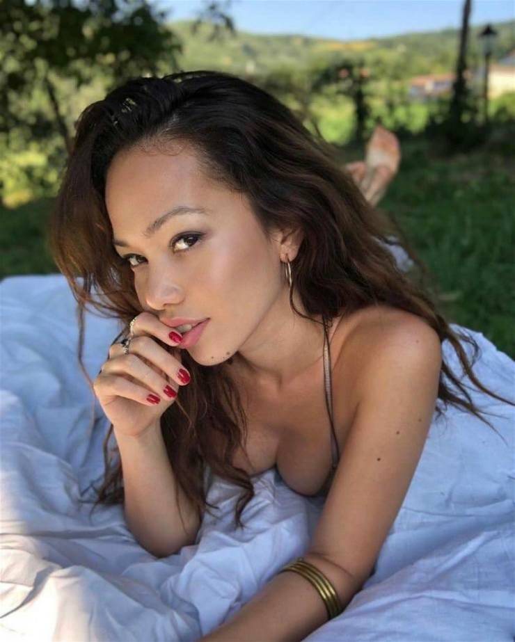 izigirls are waiting for you 40 pics 15.html - 40 HD Photos | Premium Gallery 2026