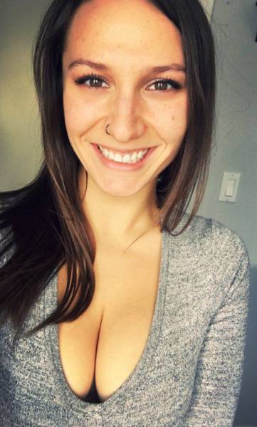 Girls With Beautiful Boobs Are A Mouthwatering Sight