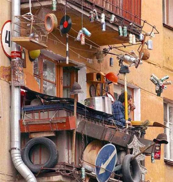 If You Visit Russia, Check The Balconies First