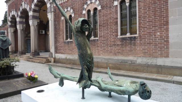 These Statues Will Send Chills Down Your Spine