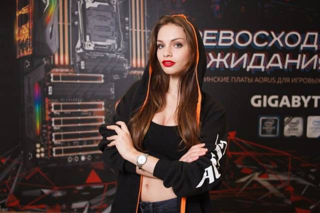 Russian Gaming Festival Has Some Pretty Hot Gamer Girls