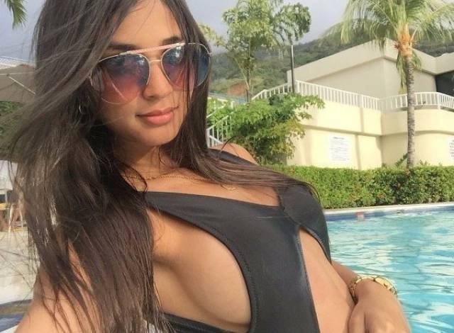 Sideboob Is The Most Beautiful View