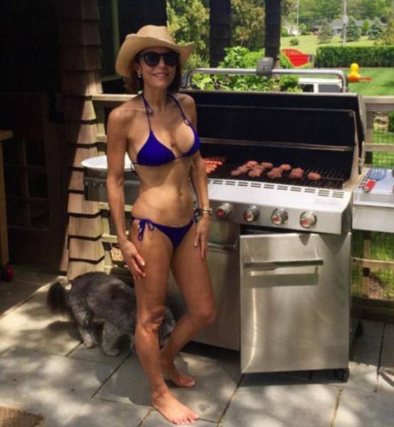 Beautiful Girls And Grill Is The Perfect Combination