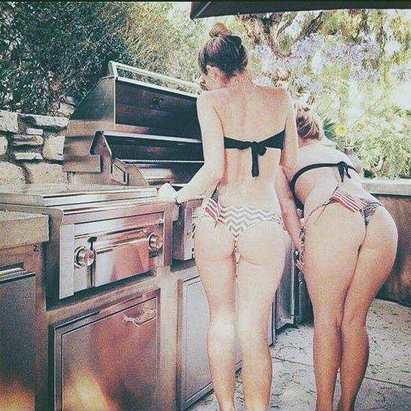 Beautiful Girls And Grill Is The Perfect Combination