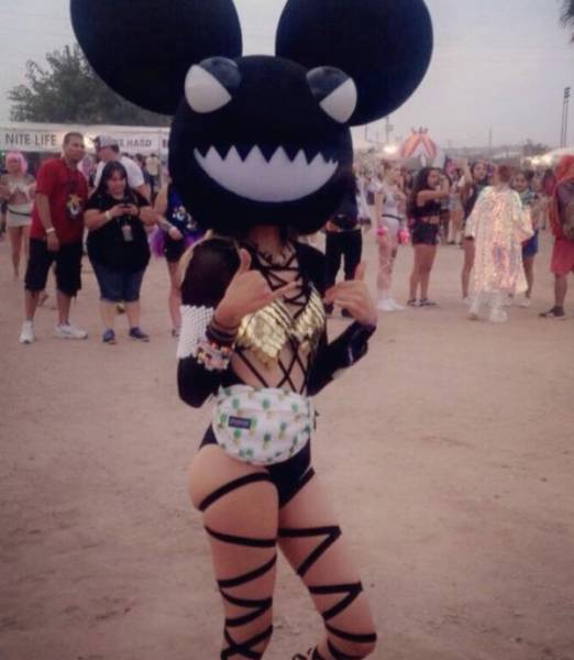 Rave Girls Bring Up The Heat!