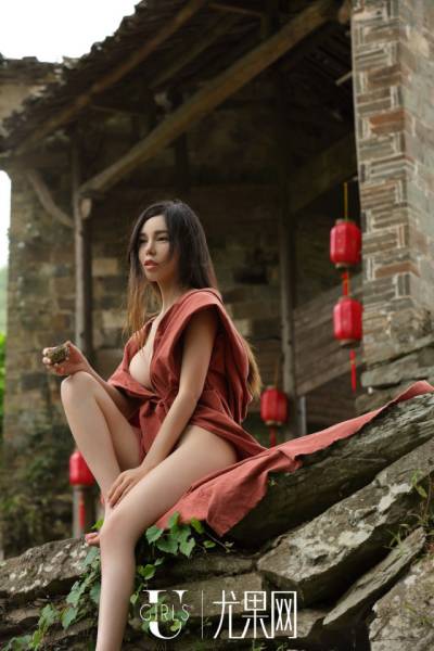 Just Casual Chinese Farmer-Girls Doing Their Daily Routine…