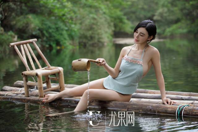 Just Casual Chinese Farmer-Girls Doing Their Daily Routine…