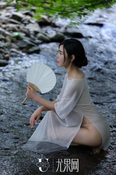 Just Casual Chinese Farmer-Girls Doing Their Daily Routine…