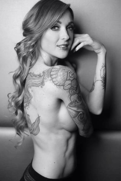 Discard Your Bra And Let ‘Em Out!