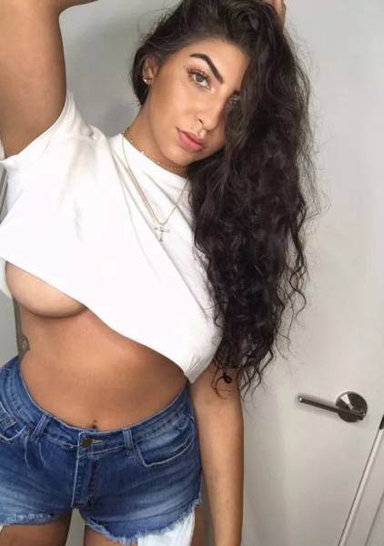 Discard Your Bra And Let ‘Em Out!