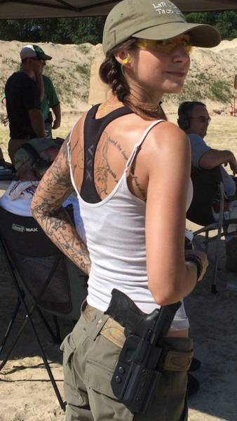 Hot Girls With Big Guns