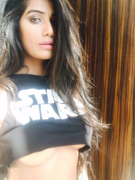 Underboobs We All Need And Deserve