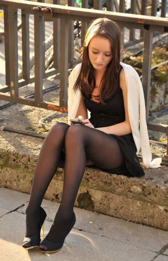 Beautiful And Sexy Girls Spotted In The Street