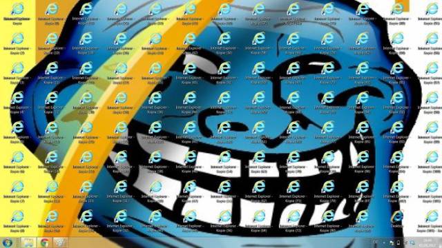 Sometimes People Arrange Their Desktops In Most Genius Ways