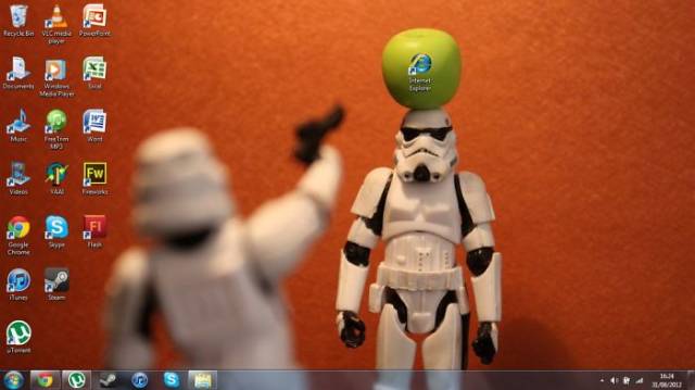 Sometimes People Arrange Their Desktops In Most Genius Ways