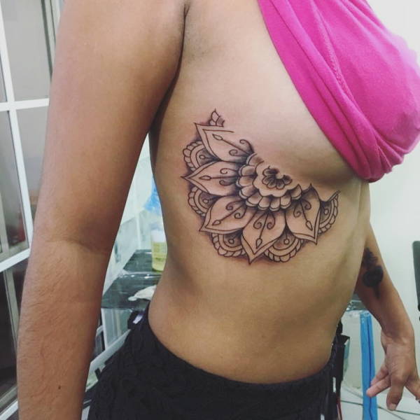 Sideboob Tatoo As A New Art Form