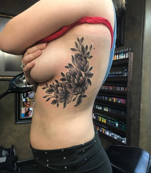 Sideboob Tatoo As A New Art Form