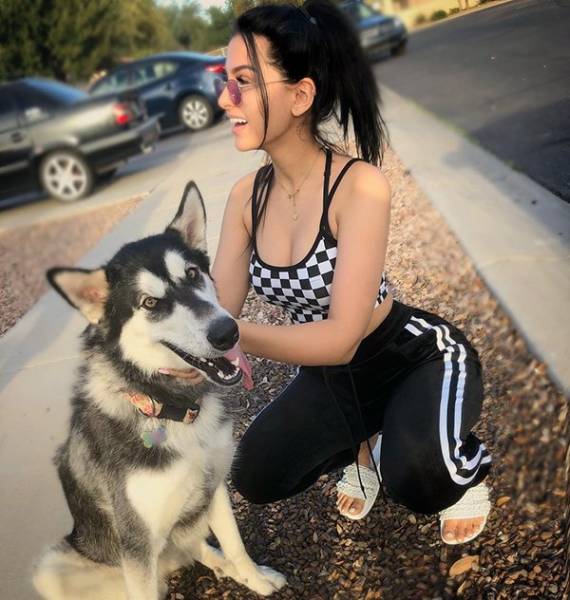 Pro Gamers Who Are Actually Flaming Hot Girls