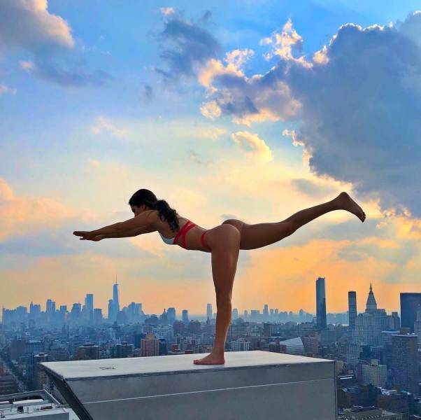 Fit Girls That Are Almost Too Hot to Handle