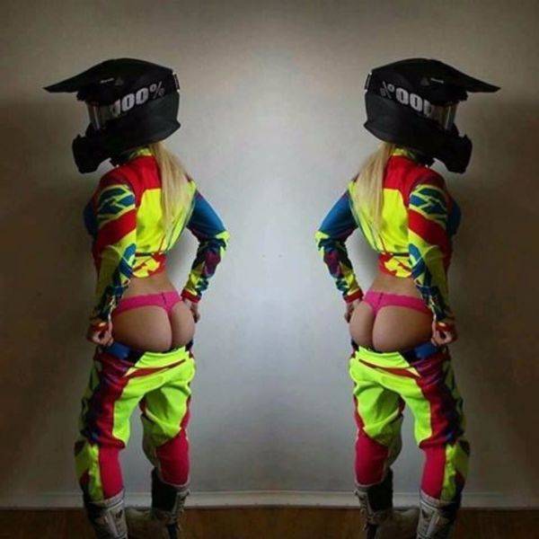 These Girls Look So Good On Their Bikes