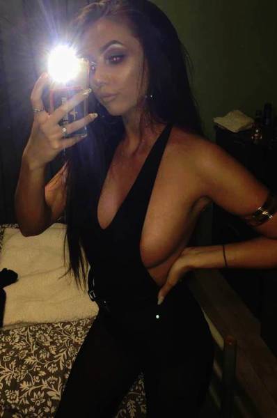 Bras? Who Needs Then Anyway?!