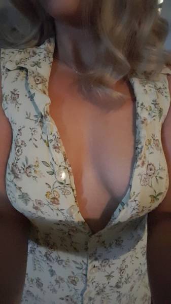 Bras? Who Needs Then Anyway?!